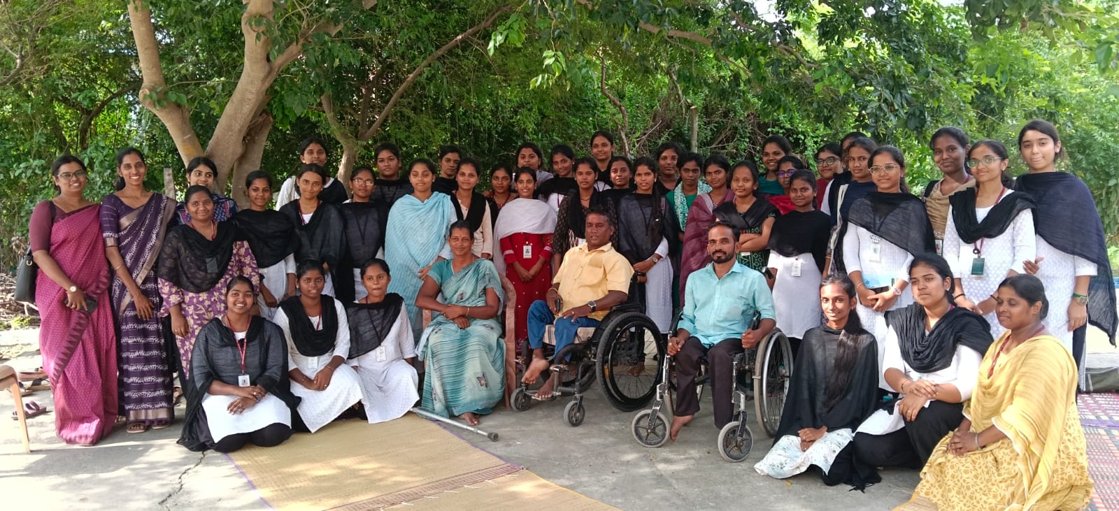 இன்று ஸ்டெல்லா மேரிஸ் கல்லூரியில் இருந்து 40 மாணவிகள் வசந்தம்